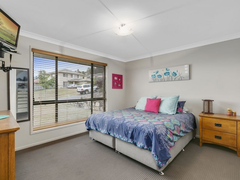 7 Peckham Court, Pacific Pines QLD 4211