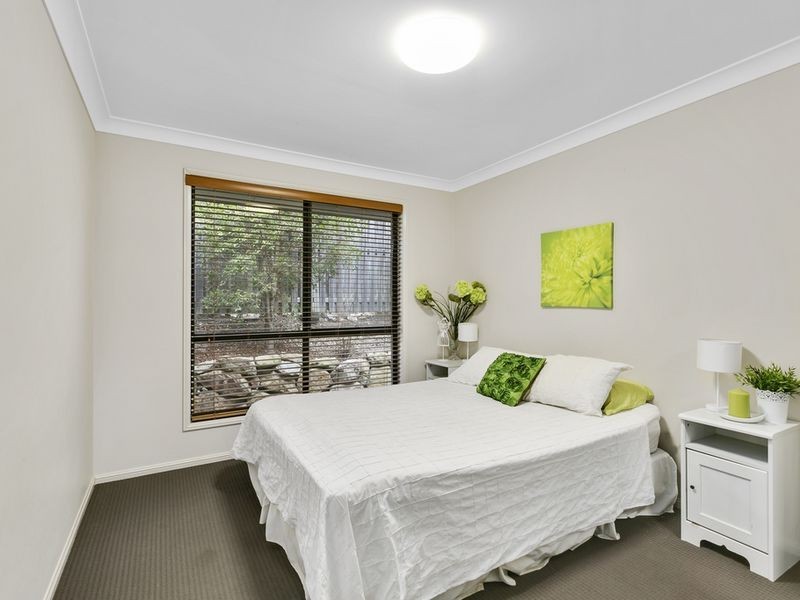 7 Peckham Court, Pacific Pines QLD 4211