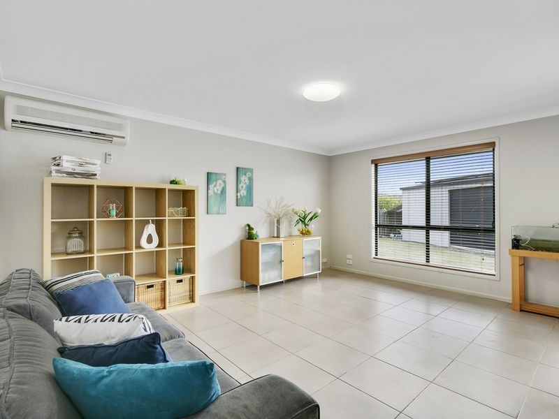 7 Peckham Court, Pacific Pines QLD 4211