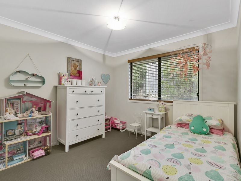 7 Peckham Court, Pacific Pines QLD 4211