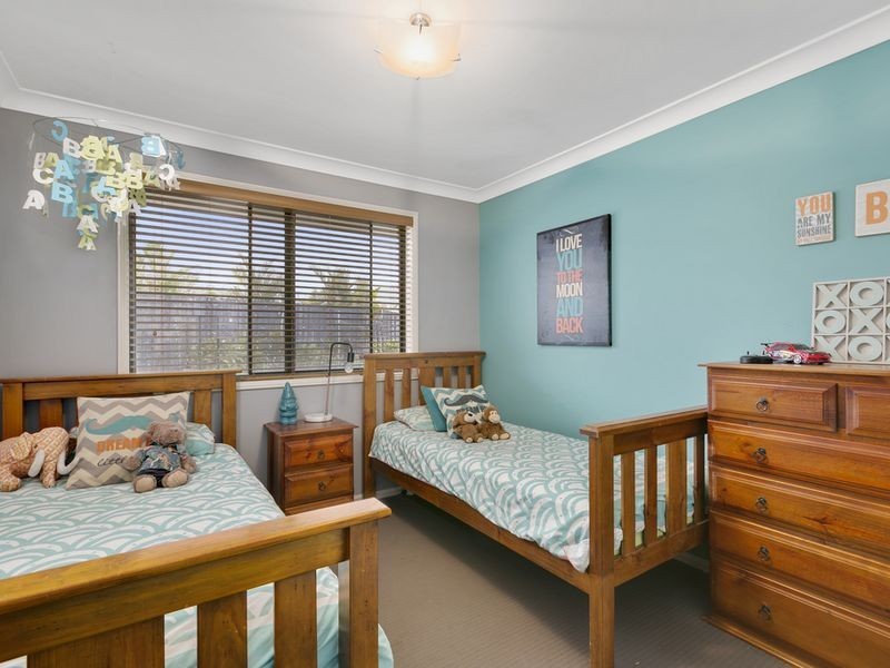 7 Peckham Court, Pacific Pines QLD 4211