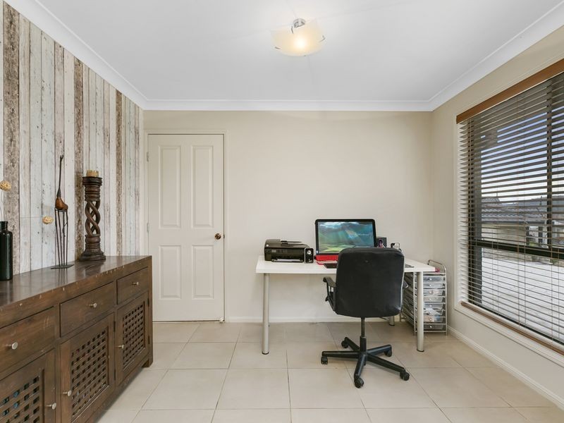 7 Peckham Court, Pacific Pines QLD 4211