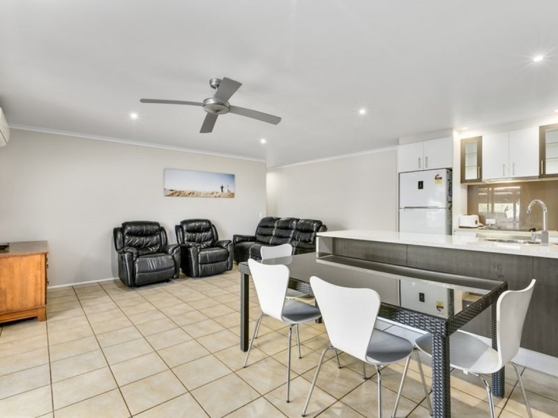 2/25 Chaplin Crescent, Oxenford QLD 4210