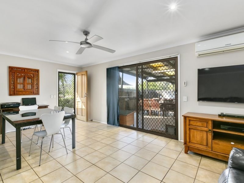2/25 Chaplin Crescent, Oxenford QLD 4210