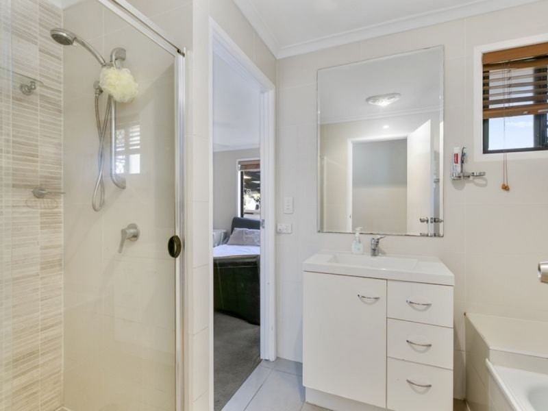 2/25 Chaplin Crescent, Oxenford QLD 4210