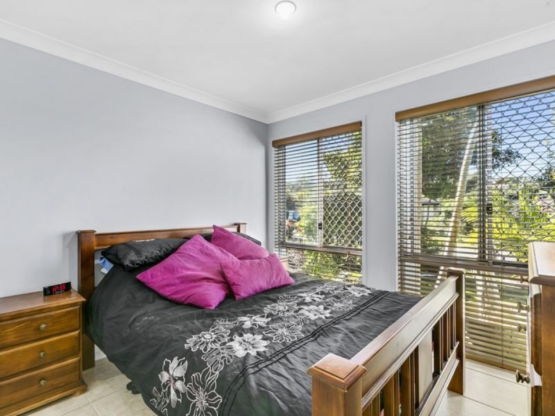 10 Howland Circuit, Pacific Pines QLD 4211