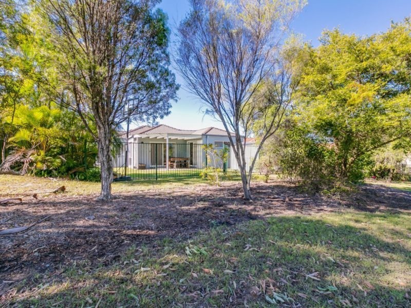 10 Howland Circuit, Pacific Pines QLD 4211