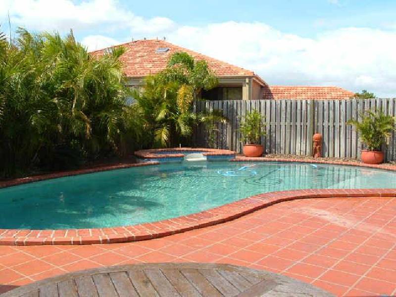 1 Corai Close, Pacific Pines QLD 4211