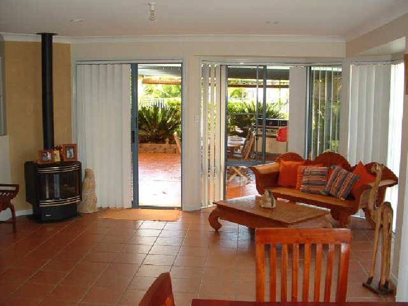 1 Corai Close, Pacific Pines QLD 4211