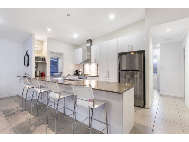 8 Red Gum Crescent, Wakerley QLD 4154