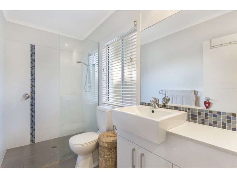 8 Red Gum Crescent, Wakerley QLD 4154