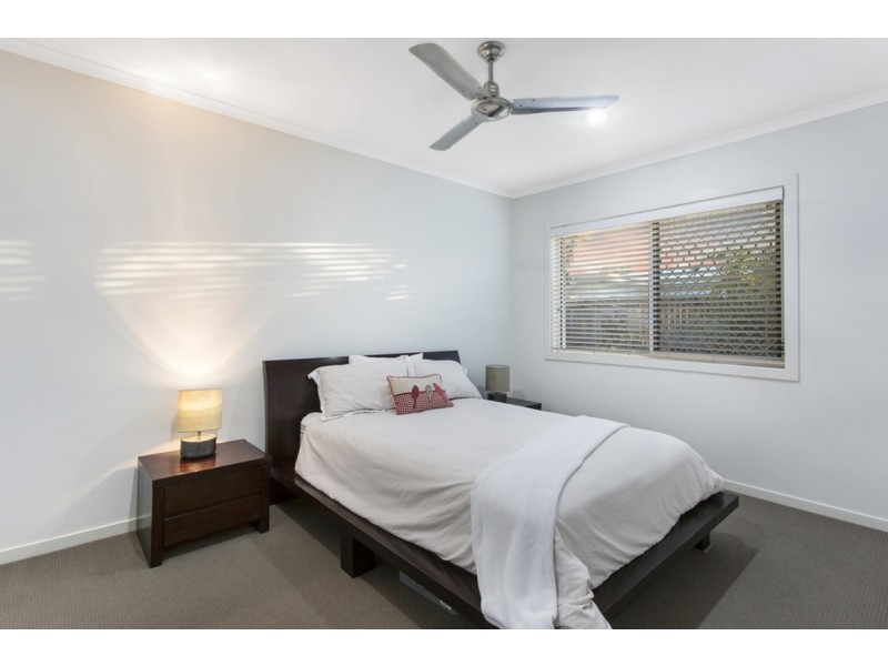8 Red Gum Crescent, Wakerley QLD 4154