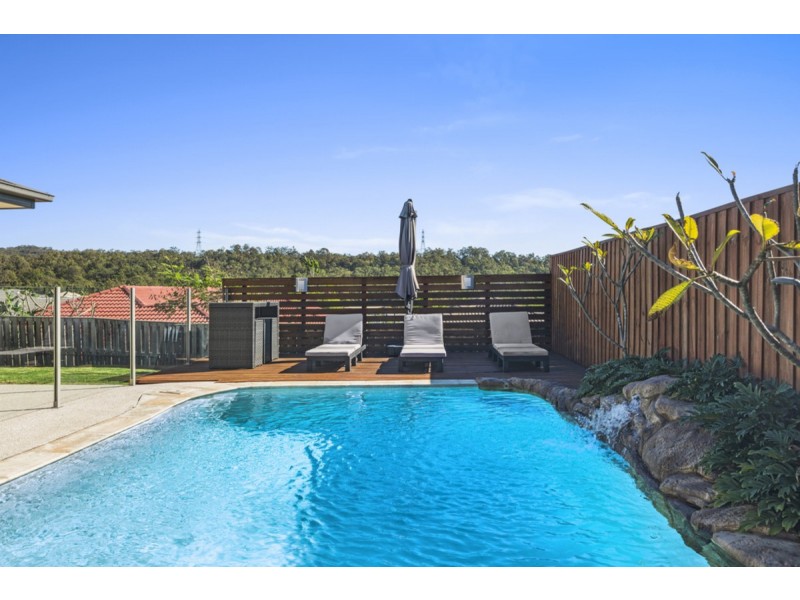 13 Faraday Crescent, Pacific Pines QLD 4211