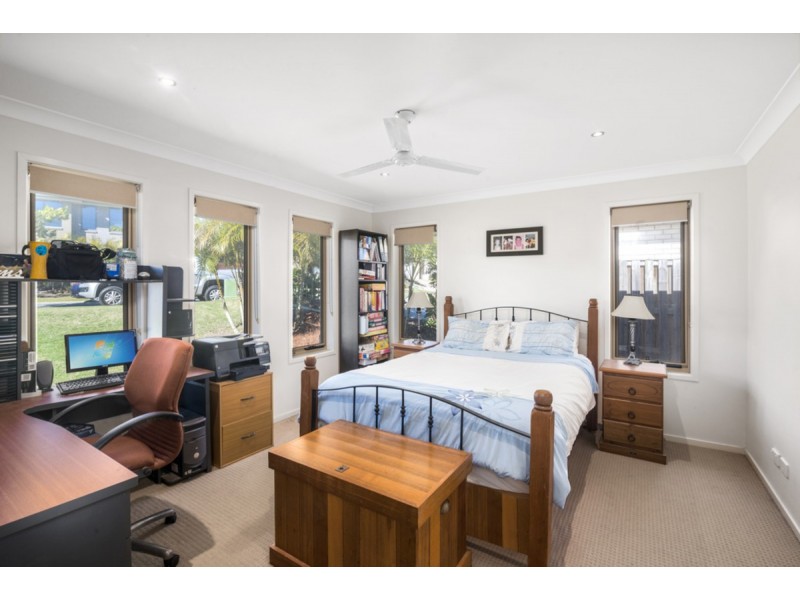 13 Faraday Crescent, Pacific Pines QLD 4211