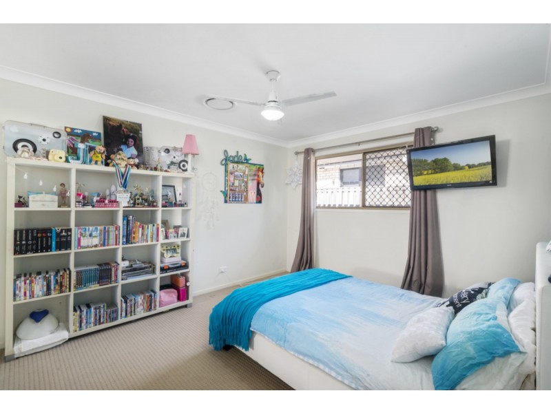 13 Faraday Crescent, Pacific Pines QLD 4211