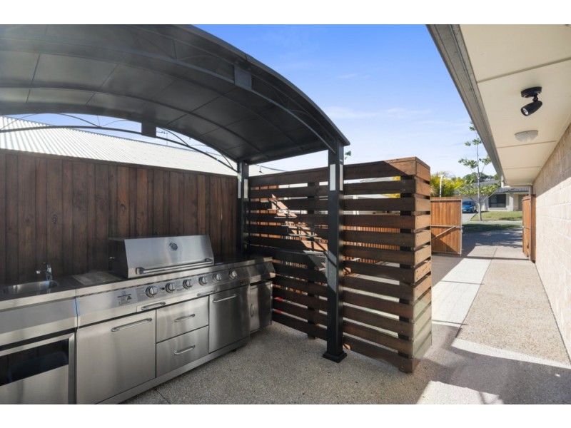 13 Faraday Crescent, Pacific Pines QLD 4211