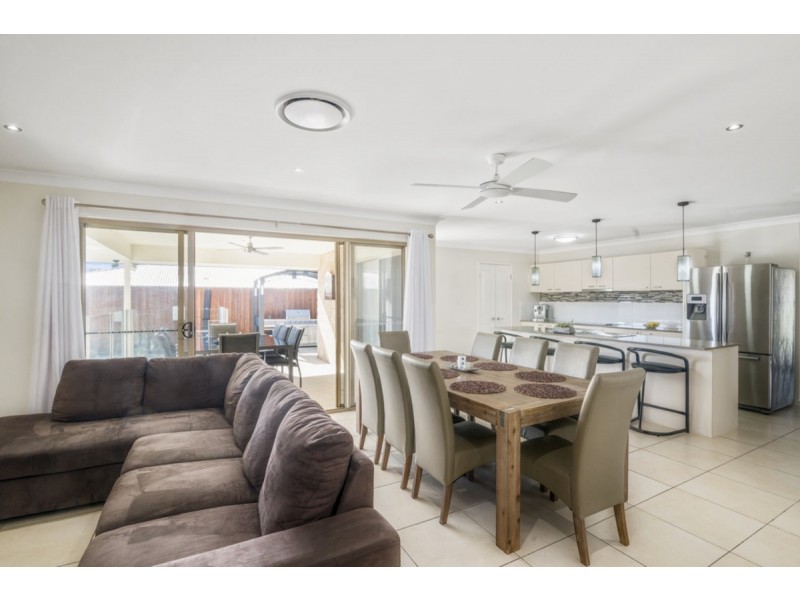 13 Faraday Crescent, Pacific Pines QLD 4211