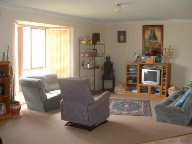 26 Papara Street, Pacific Pines QLD 4211