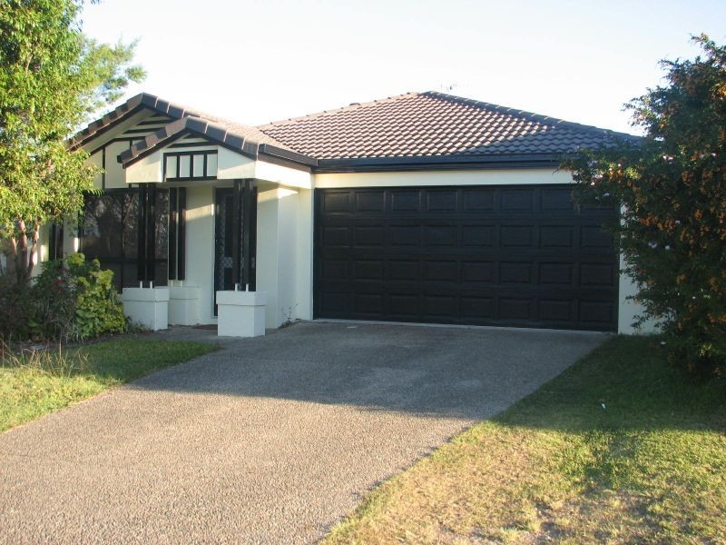 14 Molokai Crescent, Pacific Pines QLD 4211