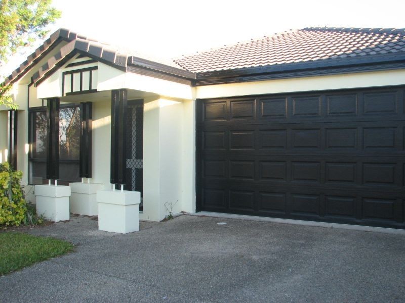 14 Molokai Crescent, Pacific Pines QLD 4211