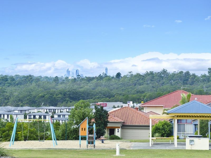 26 Molokai Crescent, Pacific Pines QLD 4211