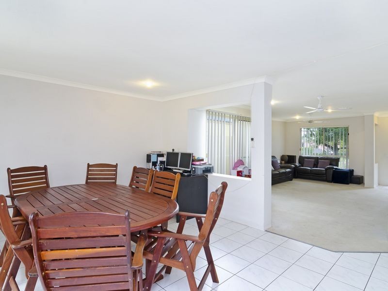 26 Molokai Crescent, Pacific Pines QLD 4211