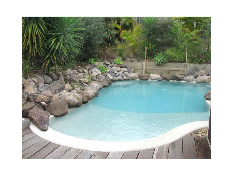 4 Catchlove Street, Maudsland QLD 4210