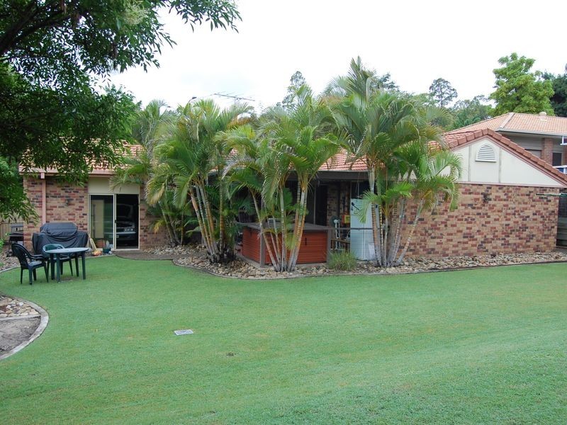 27 Pacific Pines Boulevard, Pacific Pines QLD 4211
