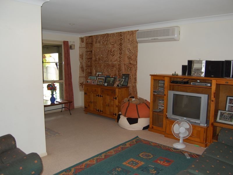 27 Pacific Pines Boulevard, Pacific Pines QLD 4211