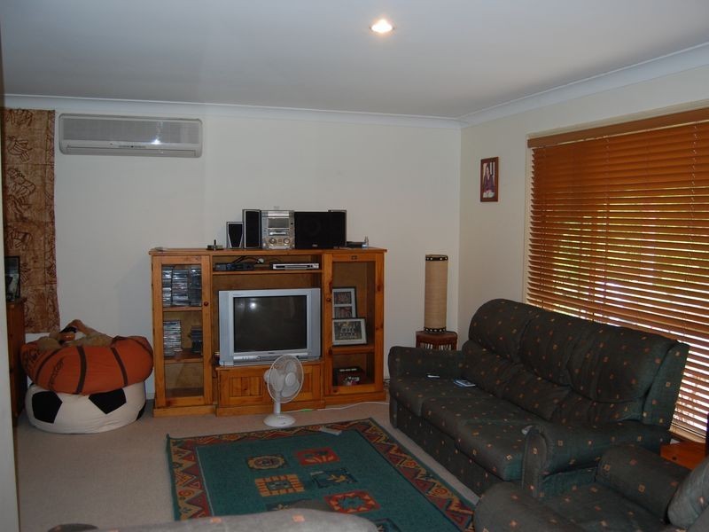 27 Pacific Pines Boulevard, Pacific Pines QLD 4211