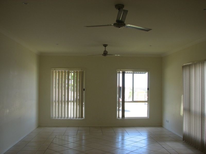 44 Midway Terrace, Pacific Pines QLD 4211