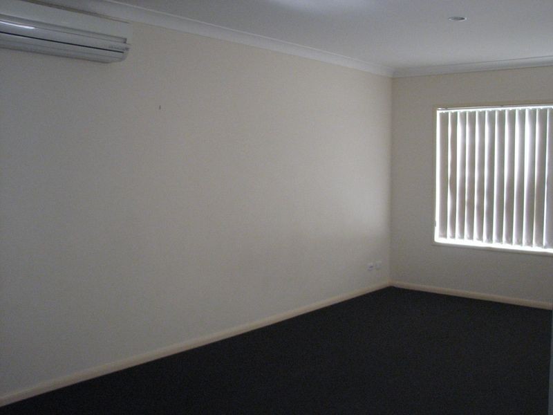 13 Osmond Court, Pacific Pines QLD 4211