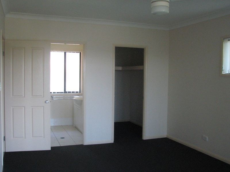 13 Osmond Court, Pacific Pines QLD 4211