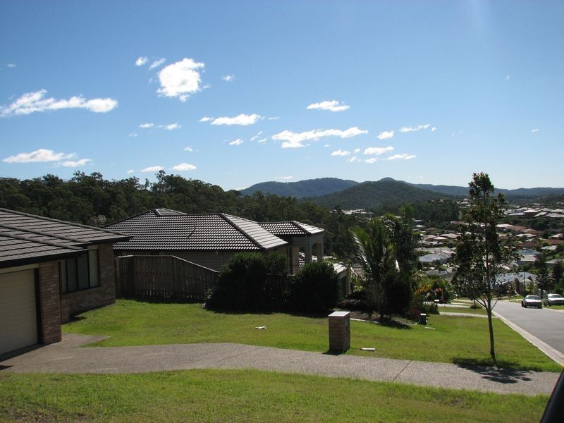 13 Osmond Court, Pacific Pines QLD 4211