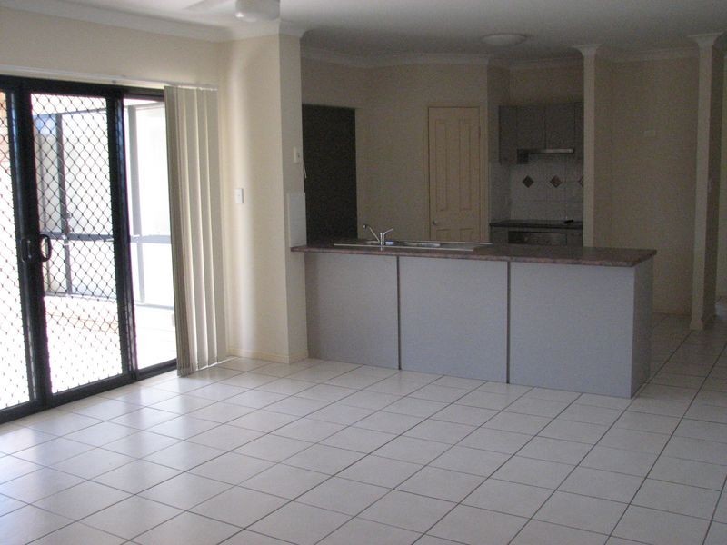 13 Osmond Court, Pacific Pines QLD 4211