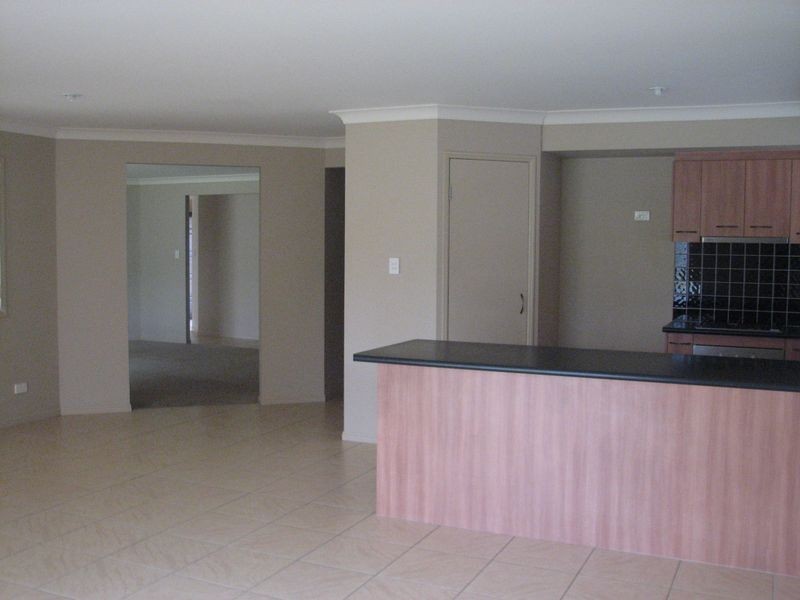 16 Carmarthen Circuit, Pacific Pines QLD 4211