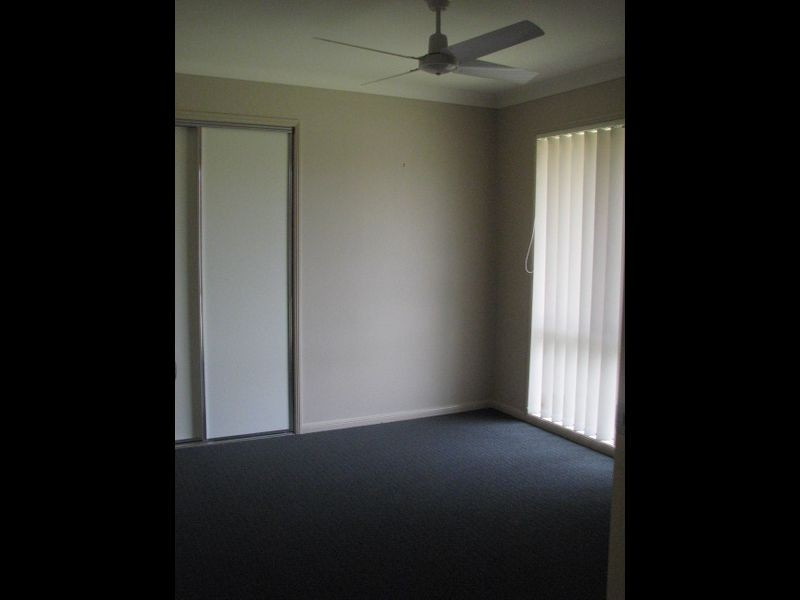 16 Carmarthen Circuit, Pacific Pines QLD 4211