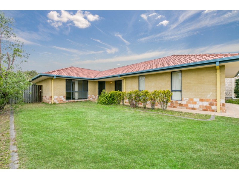 2 Fanning Court, Pacific Pines QLD 4211