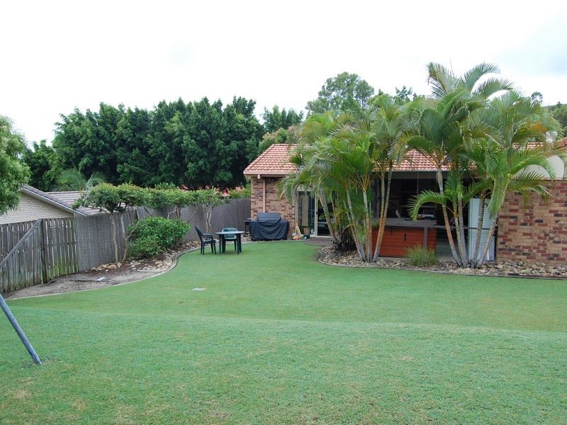 27 Pacific Pines Boulevard, Pacific Pines QLD 4211