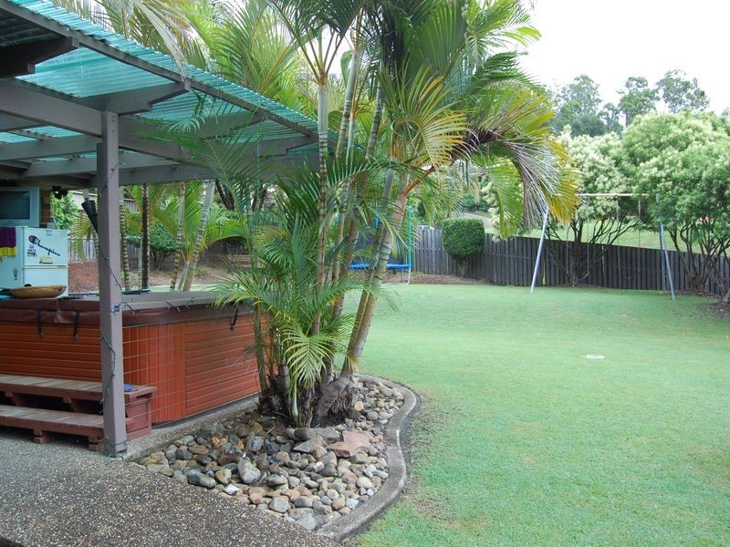 27 Pacific Pines Boulevard, Pacific Pines QLD 4211