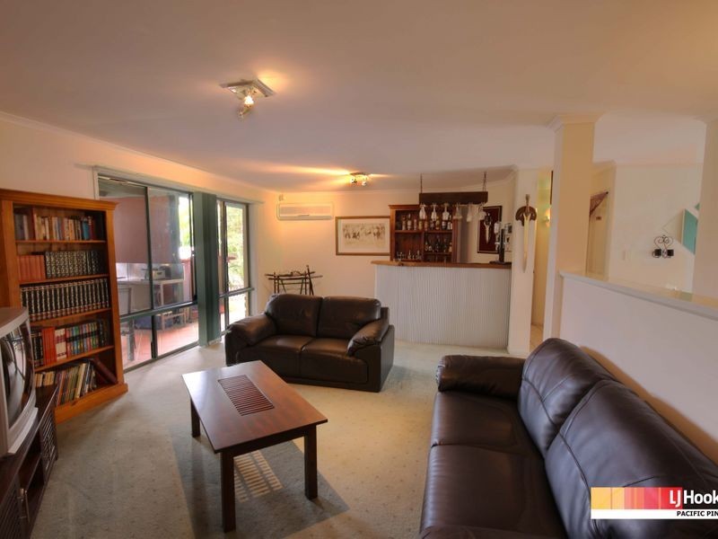 19 Howland Circuit, Pacific Pines QLD 4211