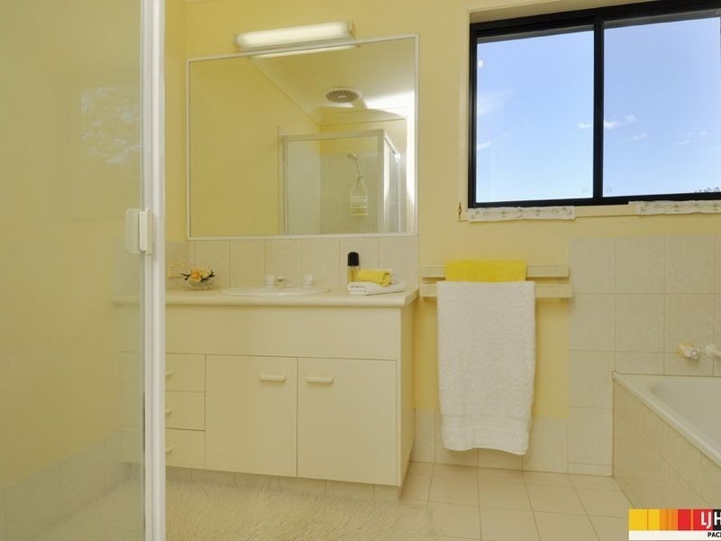 14 Austral Crescent, Pacific Pines QLD 4211