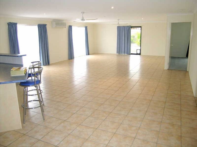 6 Kosrae Street, Pacific Pines QLD 4211