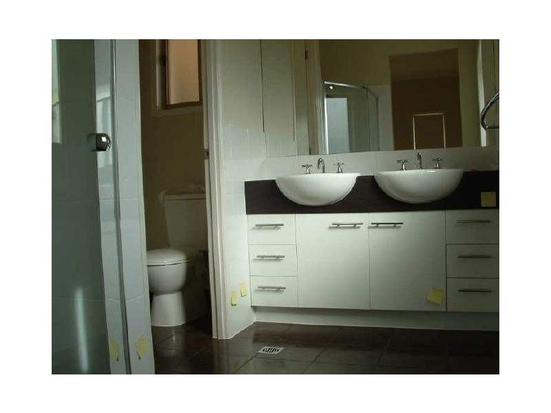 4 Carmarthen Street, Pacific Pines QLD 4211