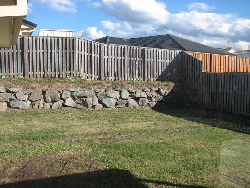 5 Wellers Street, Pacific Pines QLD 4211