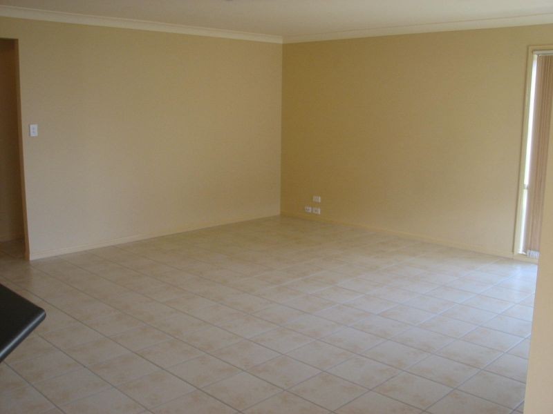 5 Wellers Street, Pacific Pines QLD 4211