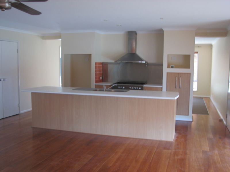 32 Santa Isobel Boulevard, Pacific Pines QLD 4211