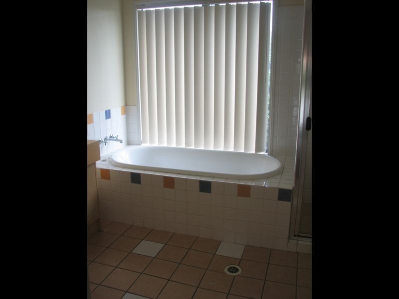 32 Santa Isobel Boulevard, Pacific Pines QLD 4211