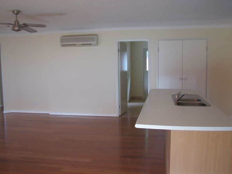 32 Santa Isobel Boulevard, Pacific Pines QLD 4211