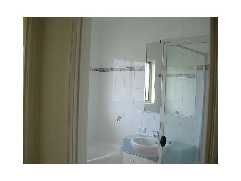 1 Ainslie Street, Pacific Pines QLD 4211